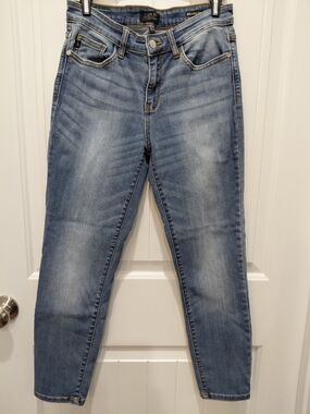 Judy Blue Light Blue High-Rise Skinny Jeans